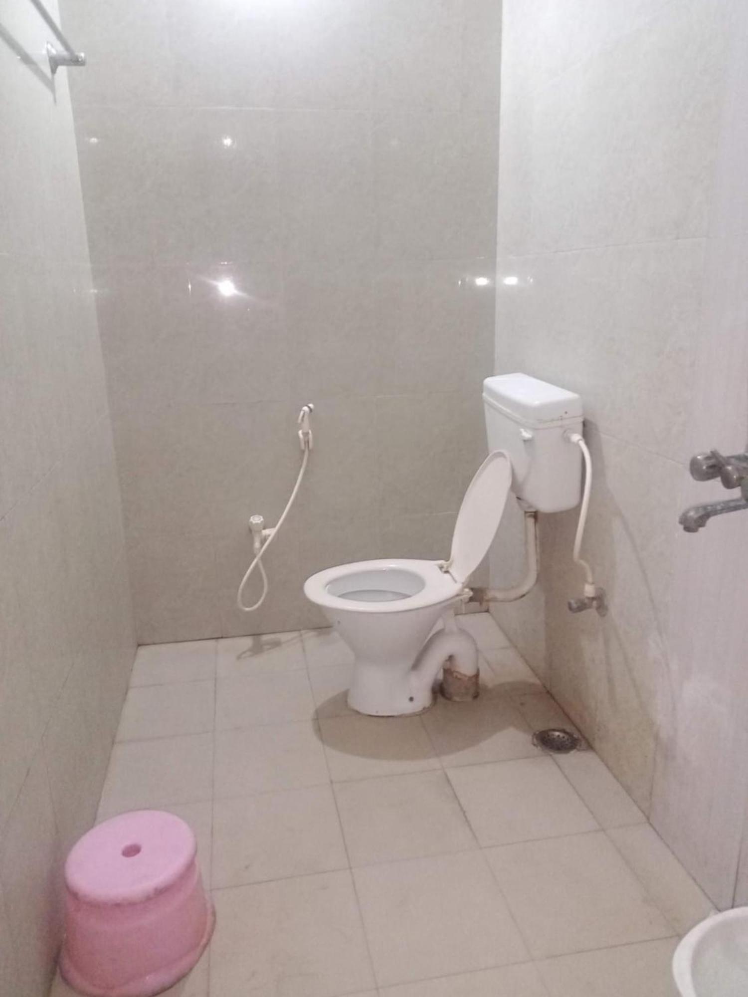Hotel D2 Holiday Inn -Near Niladri Sea Beach - Puri - Official Verified Kültér fotó