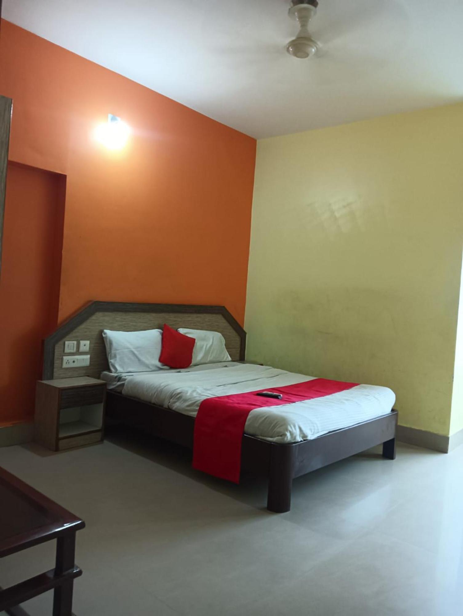Hotel D2 Holiday Inn -Near Niladri Sea Beach - Puri - Official Verified Kültér fotó